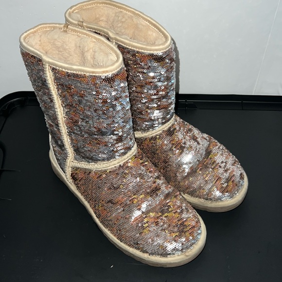 UGG Classic Short Sequin Boots - Picture 3 of 5